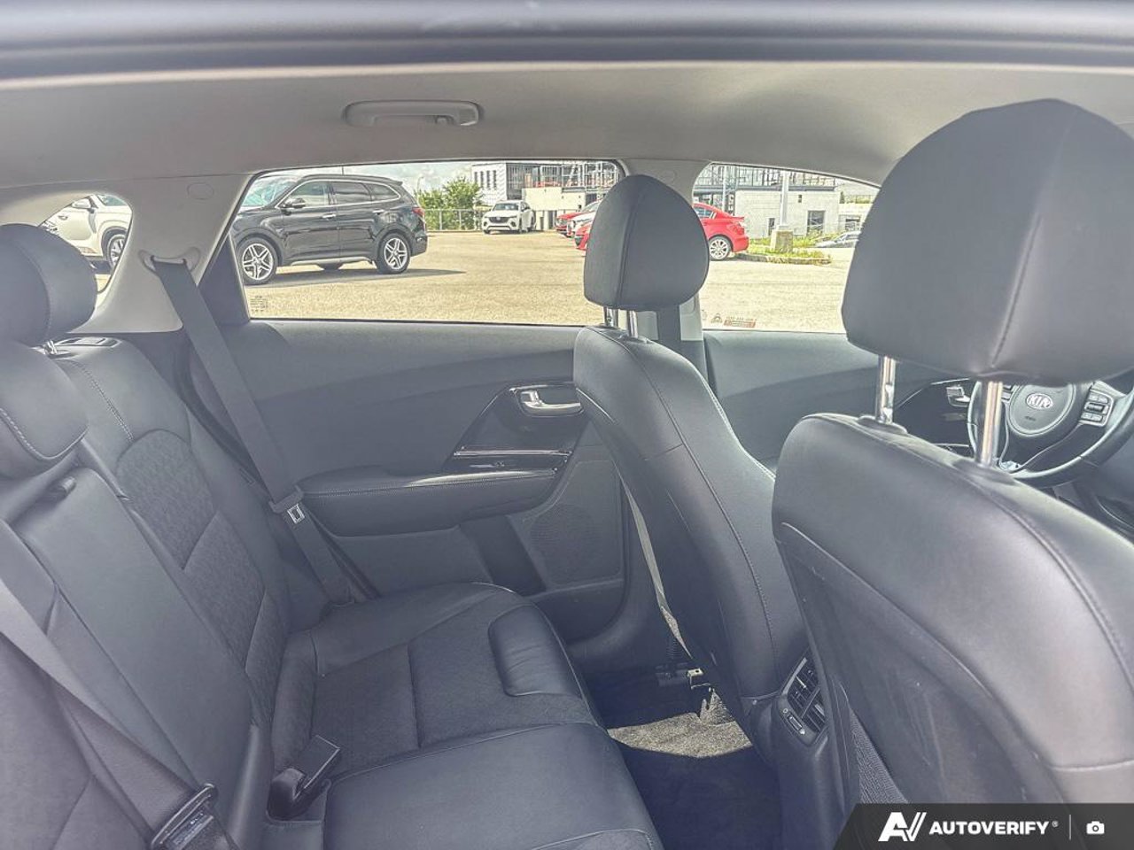 Kia Niro KNDCC3LC2K5273975 2019 Gris Mirabel - photo #25