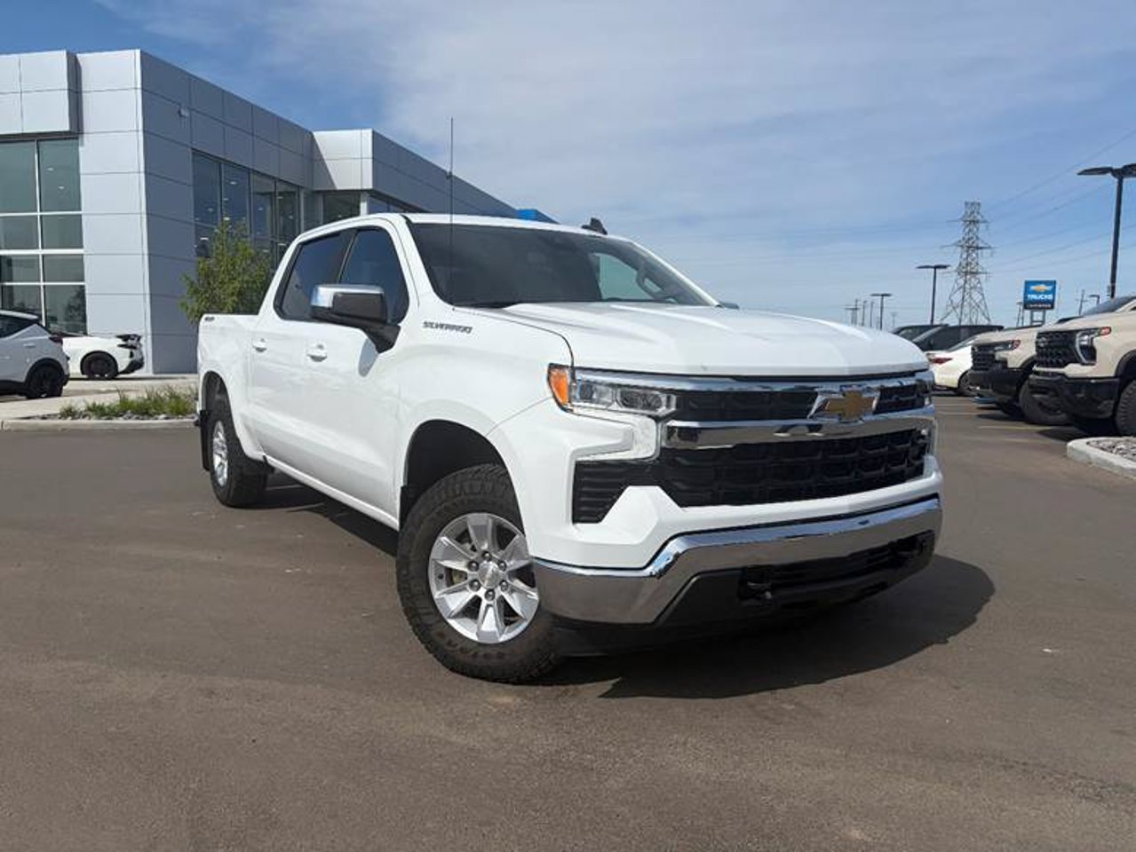 2023 Chevrolet Silverado 1500 4WD Crew Cab 147 LT White Sherwood Park - photo #1