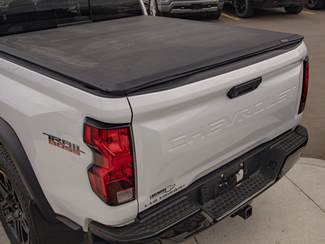 2023 Chevrolet Colorado 4WD Crew Cab Trail Boss White Sherwood Park - photo #11