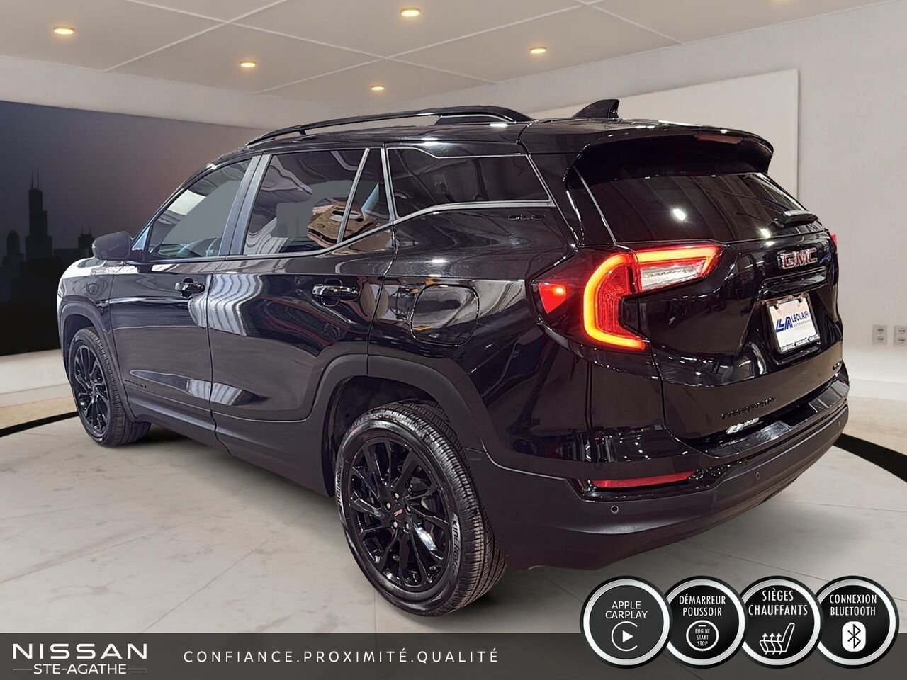 GMC Terrain AWD | BANCS CHAUFFANTS | CARPLAY SANS FIL | DÉMARREUR À DISTANCE 2023 Noir Saint-Jérôme - photo #4