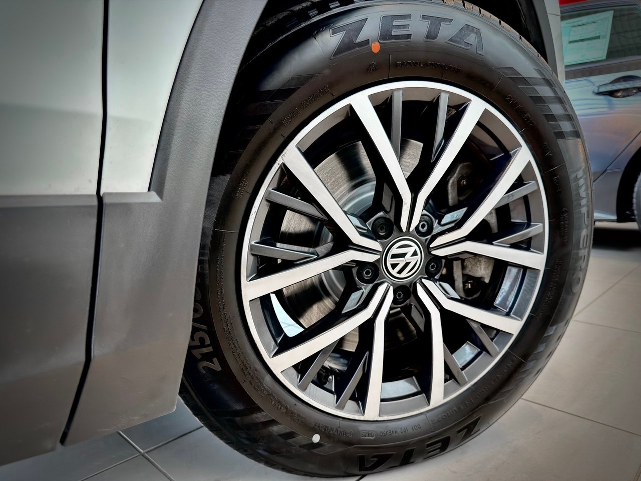 2021 Volkswagen Tiguan White Notre-Dame-des-Prairies - photo #13