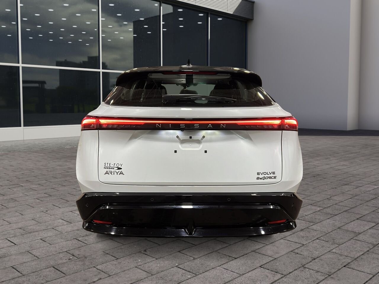 Nissan ARIYA 2024 Blanc Québec - photo #2