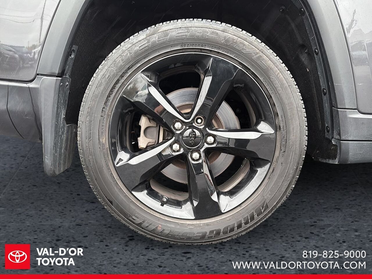 Jeep Grand Cherokee L Altitude 4x4 2024 Gris Val-d'Or - photo #5
