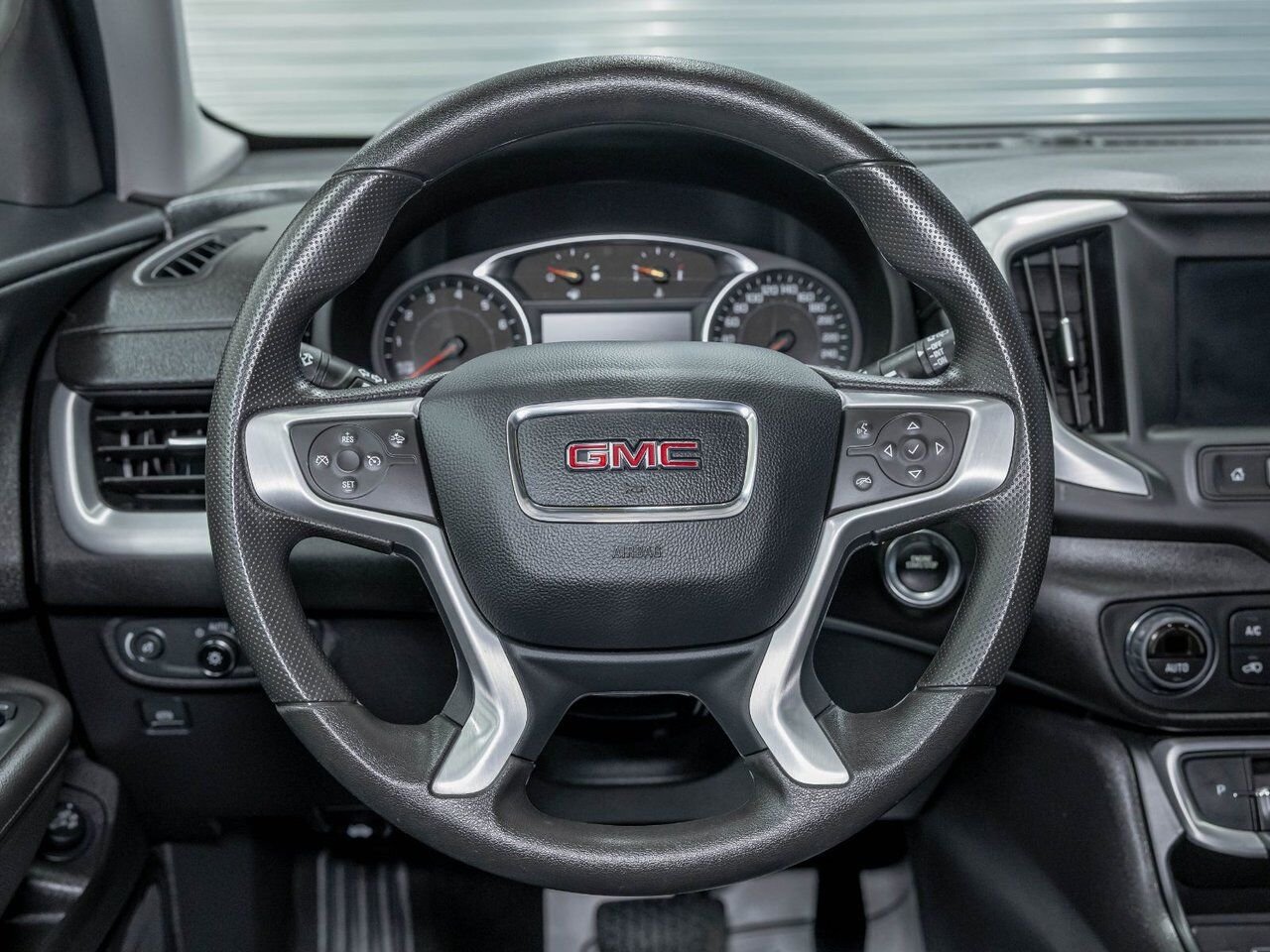 GMC Terrain SLE AWD *SIÈGES CHAUF* HAYON ELEC CARPLAY REG ADAP 2024 Noir Saint-Jérôme - photo #13