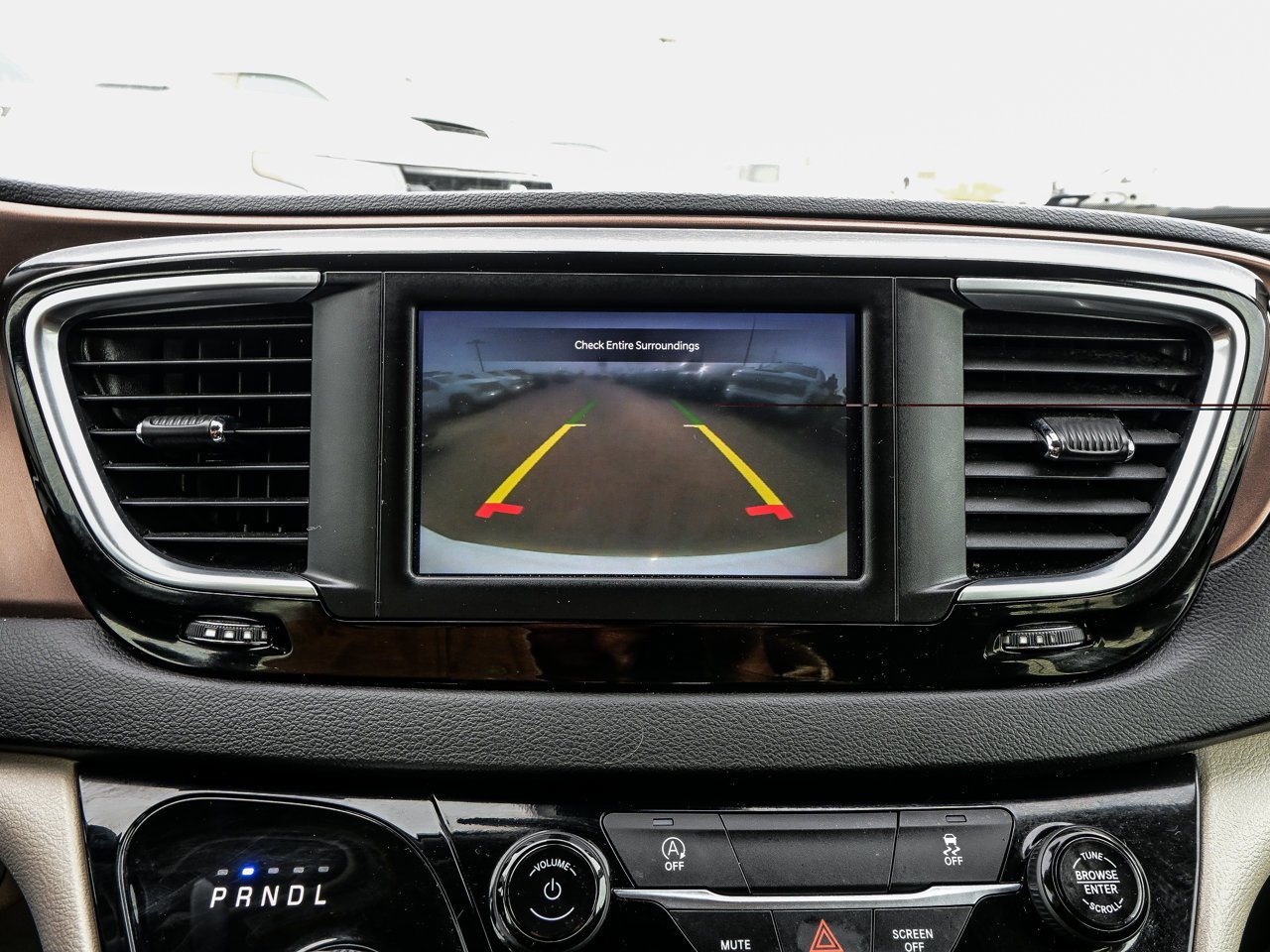 2024 Chrysler Grand Caravan SXT 2WD White Sherwood Park - photo #25