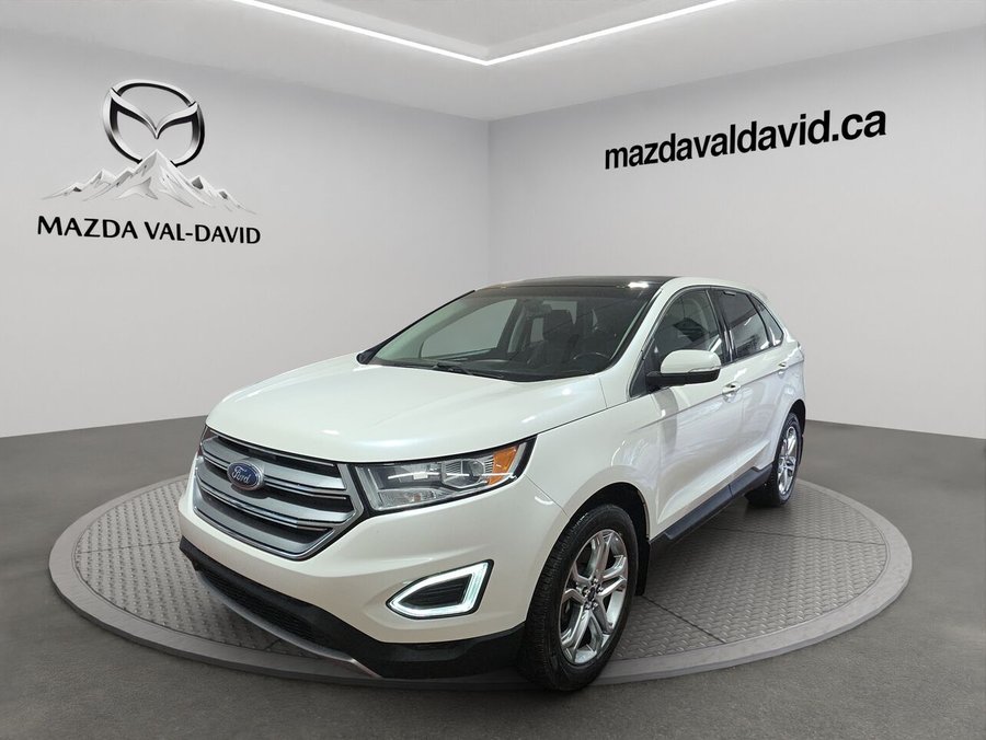 Ford Edge 4 portes Titanium, Traction intégrale, sièges en cuir, navigation, toit ouvrant panoramique 2016 Blanc