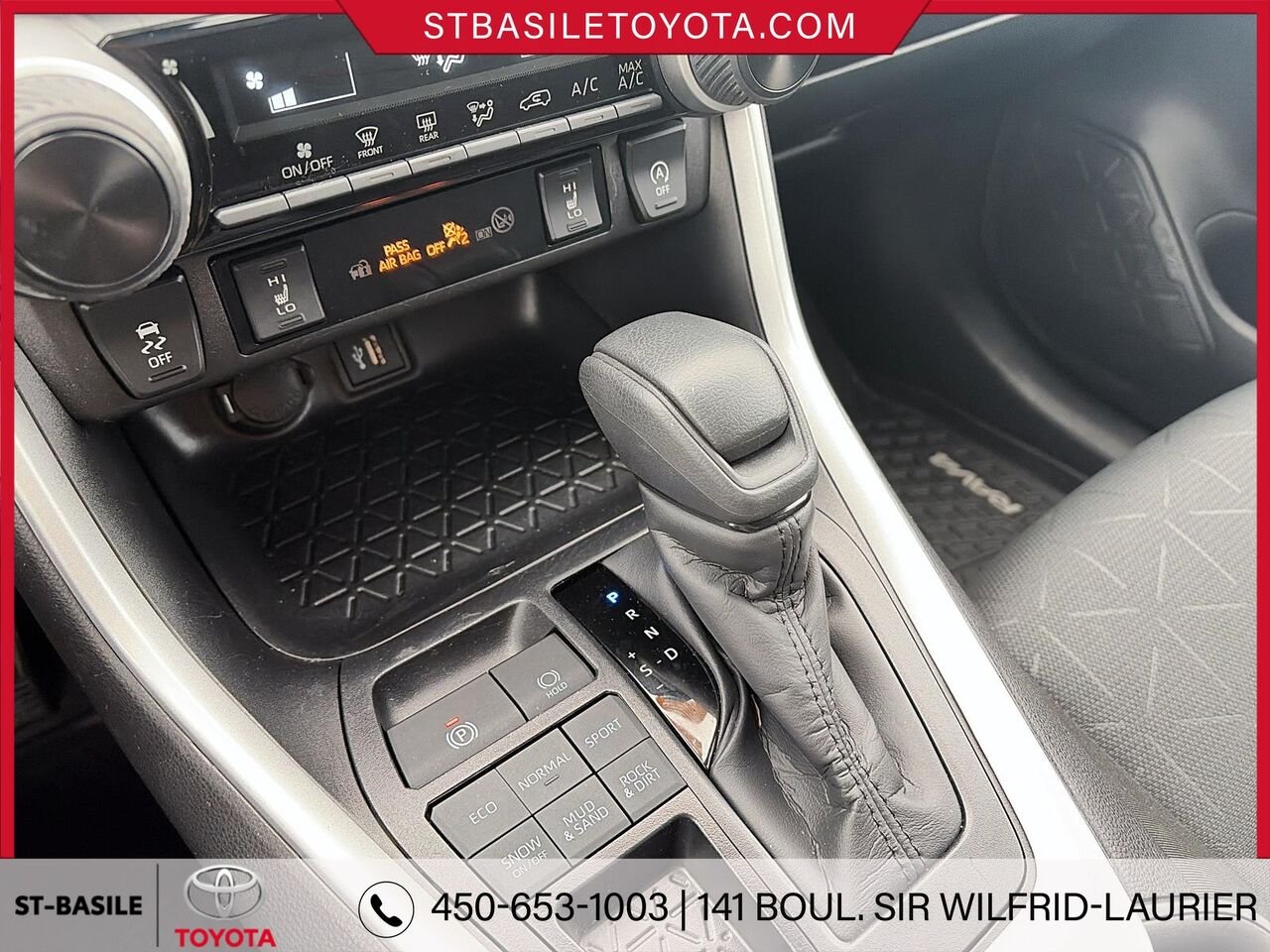 TOYOTA RAV4 2025 Gris Saint-Basile-le-Grand - photo #16
