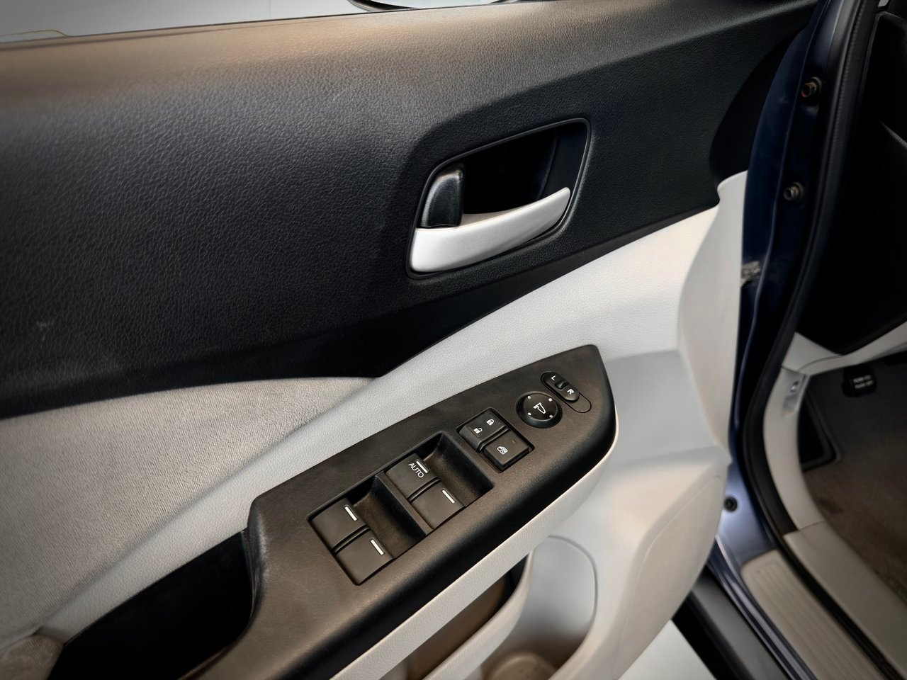 2013 Honda CR-V Blue Notre-Dame-des-Prairies - photo #21