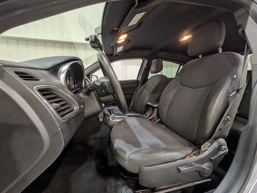 Chrysler 200 4dr Sdn LX 2013 Argent