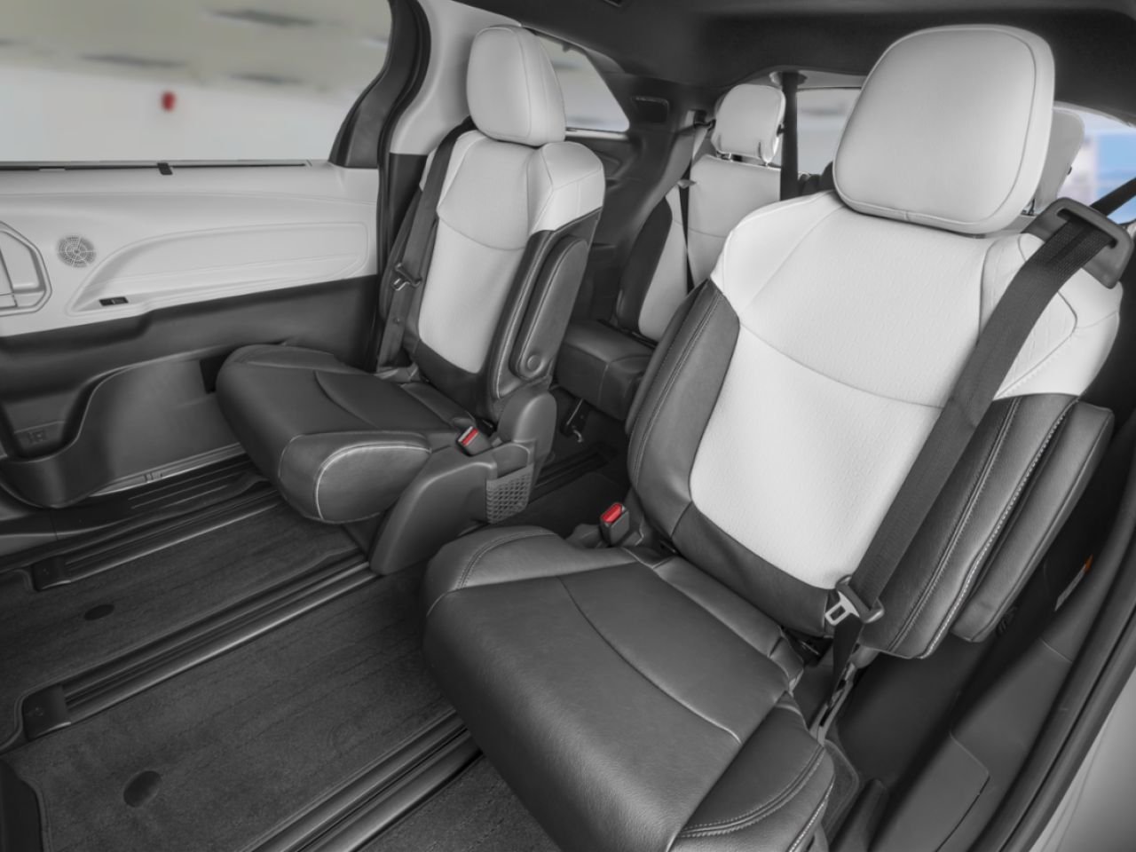 Toyota SIENNA XSE TA 7 places 2026 Gris Sherbrooke - photo #7