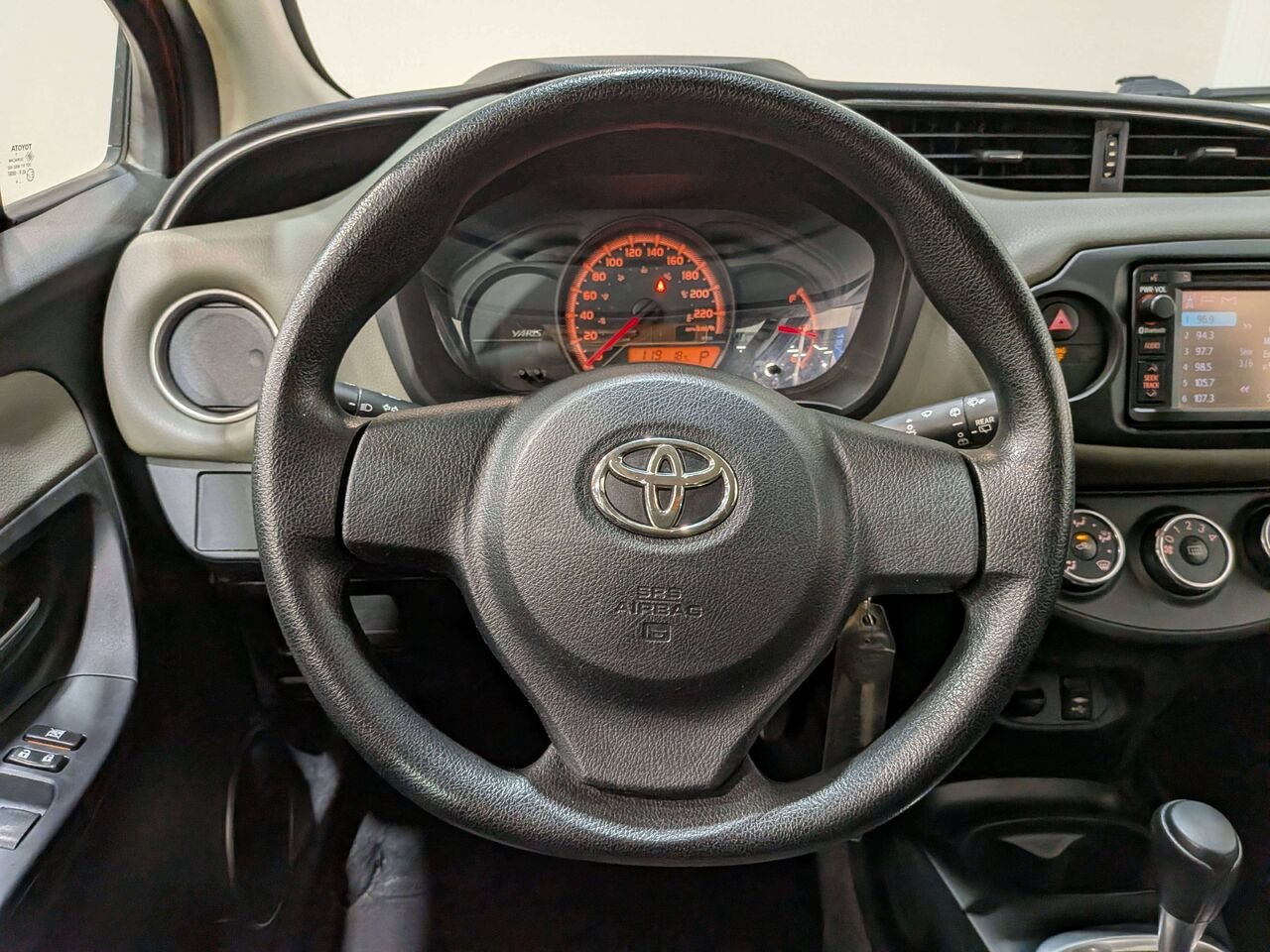 Toyota Yaris 3dr HB Auto CE 2015 Rouge Val-David - photo #12