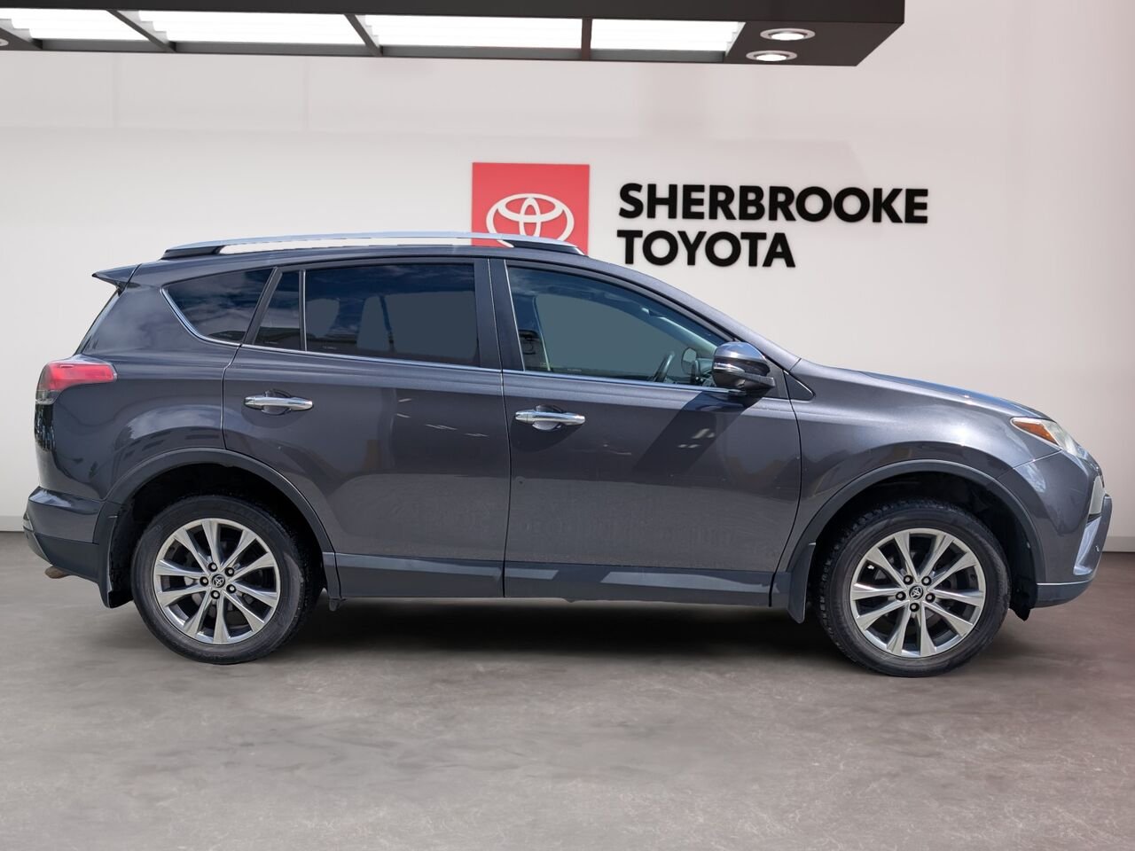 2017 Toyota RAV4 2T3DFREV0HW631881 Grey Sherbrooke - photo #2