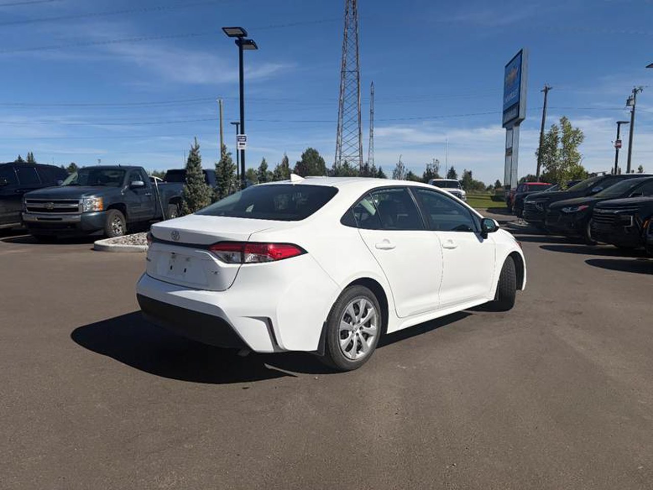 2023 Toyota Corolla LE CVT White Sherwood Park - photo #3