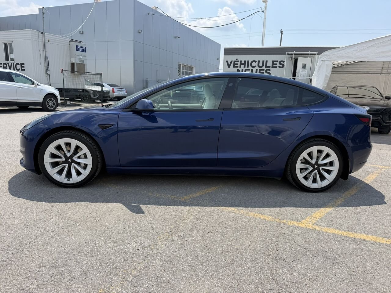 Tesla Model 3 2023 Bleu Laval - photo #1