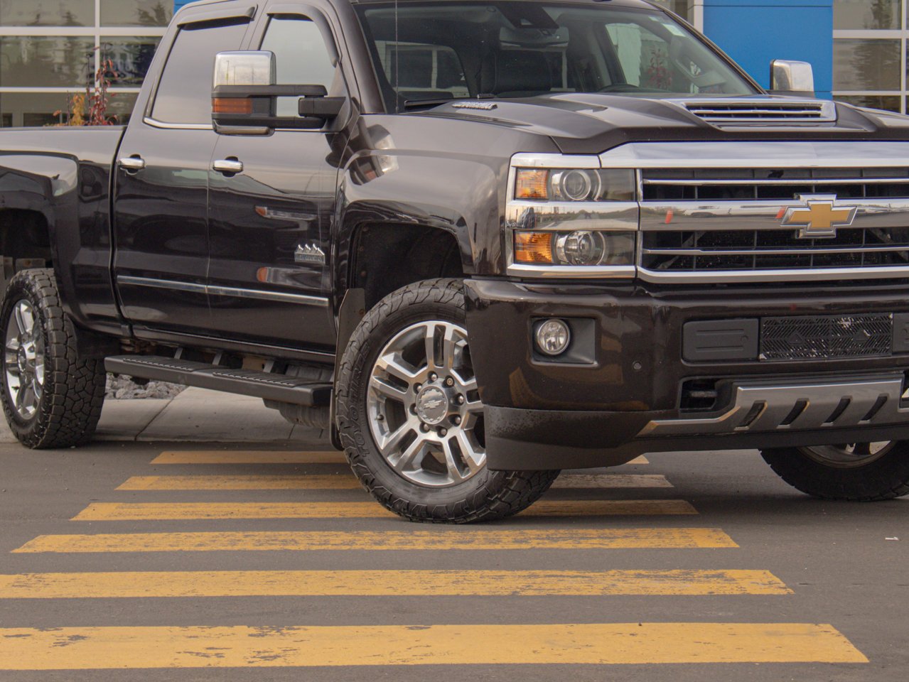 2018 Chevrolet Silverado 2500HD 4WD Crew Cab 153 High Country Havana Metallic Sherwood Park - photo #5