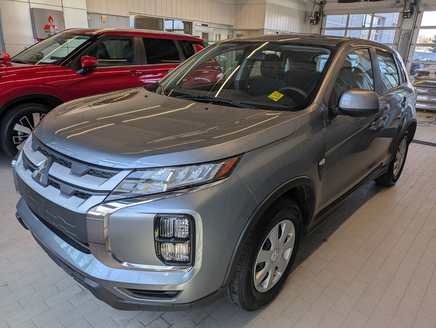 Mitsubishi RVR ES AWD 2024 Gris