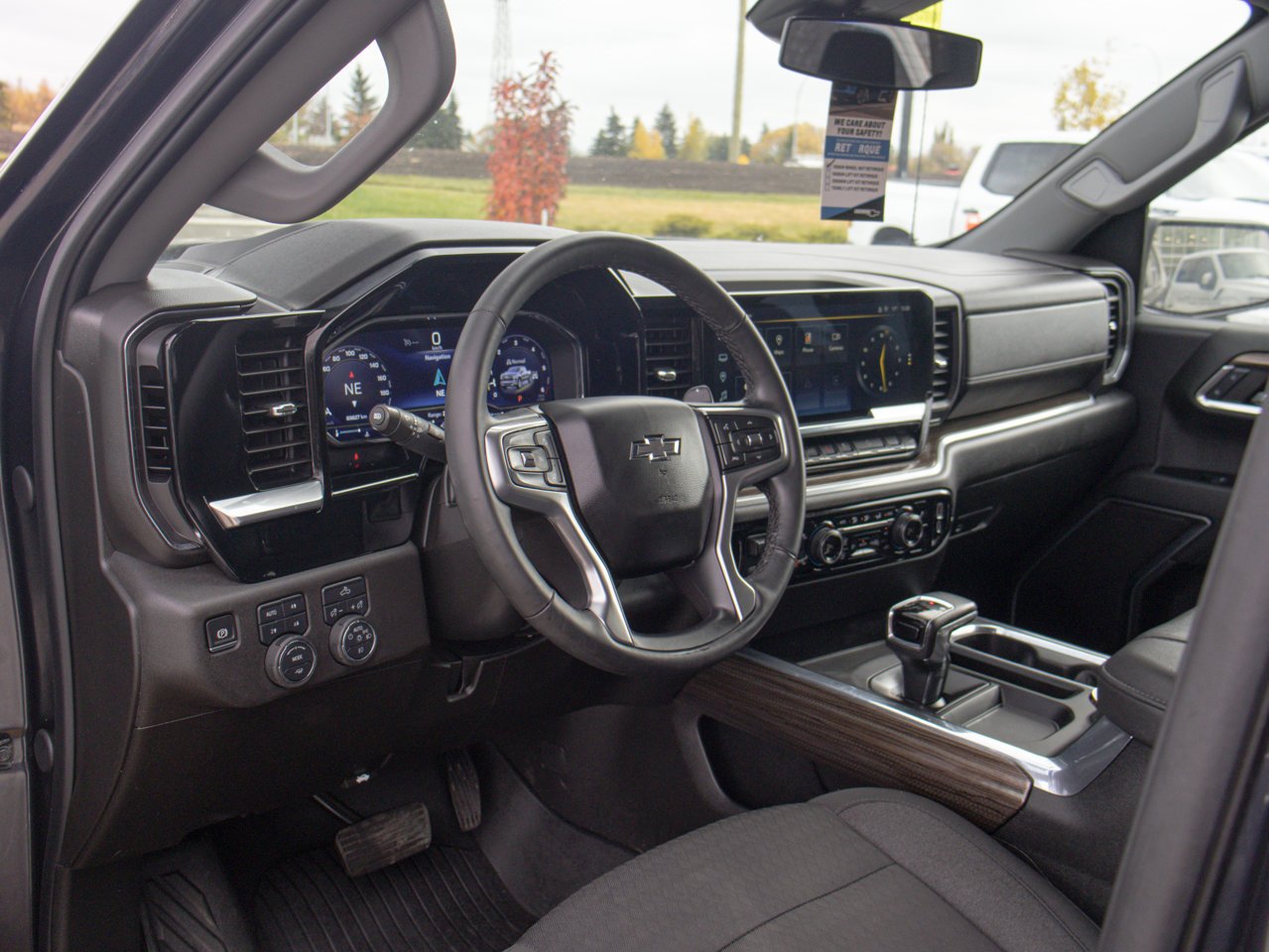 2024 Chevrolet Silverado 1500 4WD Crew Cab 147 RST Grey Sherwood Park - photo #19