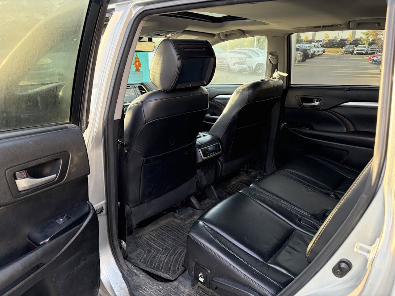 2017 Toyota Highlander AWD 4dr XLE Grey Sherwood Park - photo #5