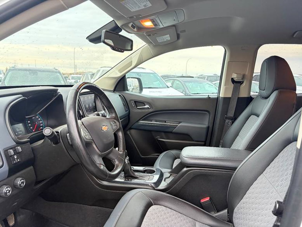 2022 Chevrolet Colorado 4WD Crew Cab 128 Z71 White Sherwood Park - photo #5