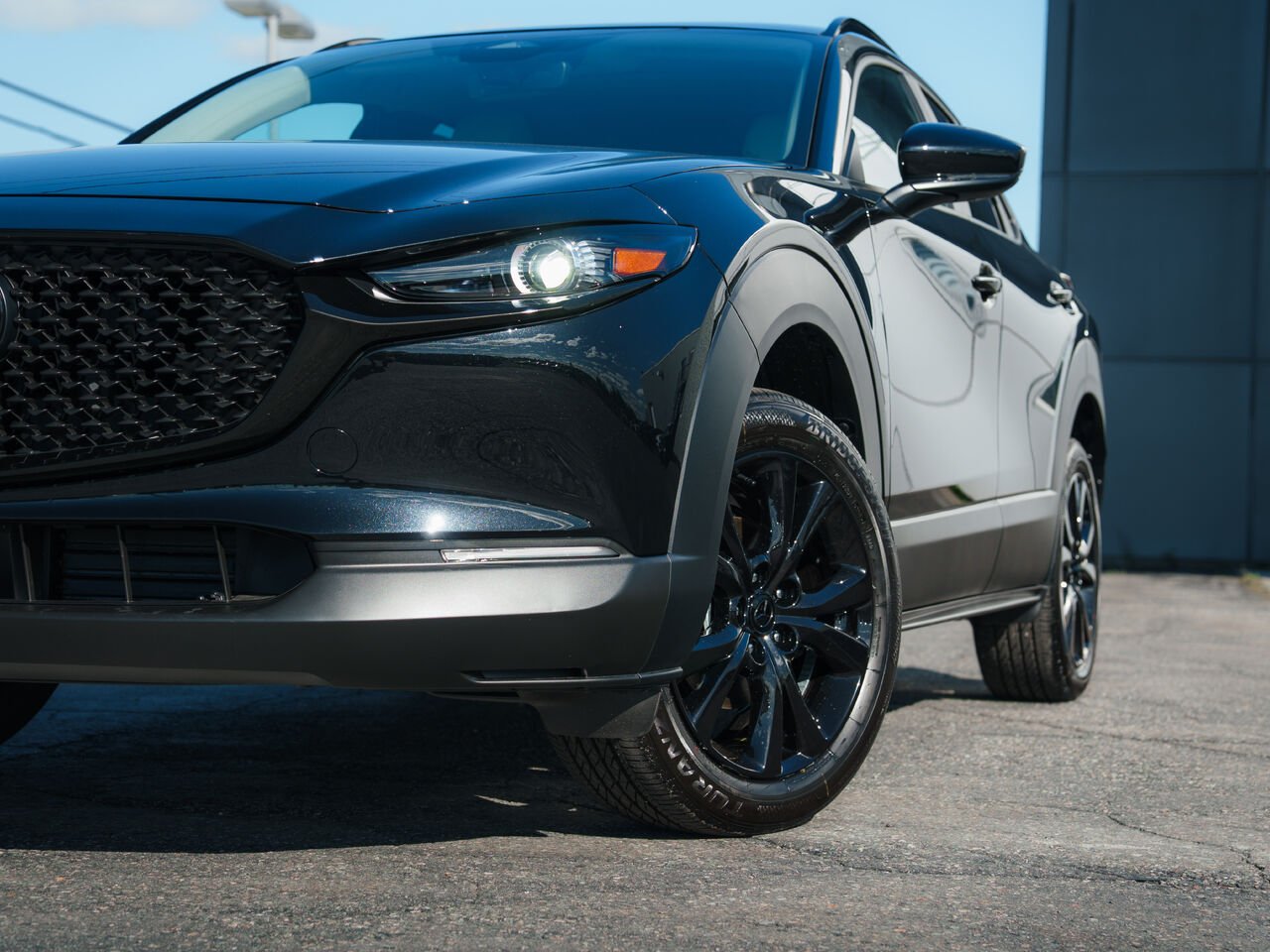 MAZDA CX-30 26136 | GS TI 2026 Noir de jais mica Val-d'Or - photo #1
