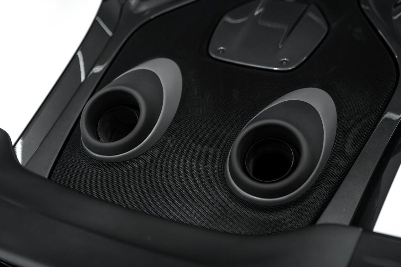 2019 McLaren 600LT White Saint-Eustache - photo #12