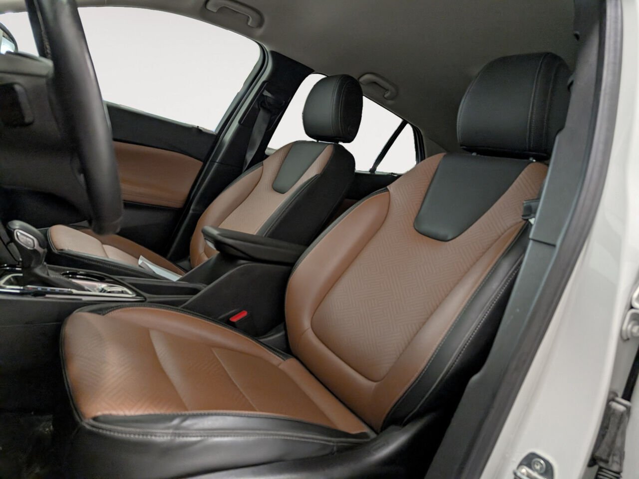 BUICK ENCORE GX Essence Cuir Sièges Chauffants Bas Kilométrage 2023 Blanc Sherbrooke - photo #7