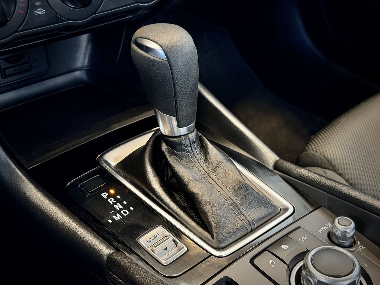 2018 Mazda Mazda3 Red Notre-Dame-des-Prairies - photo #26