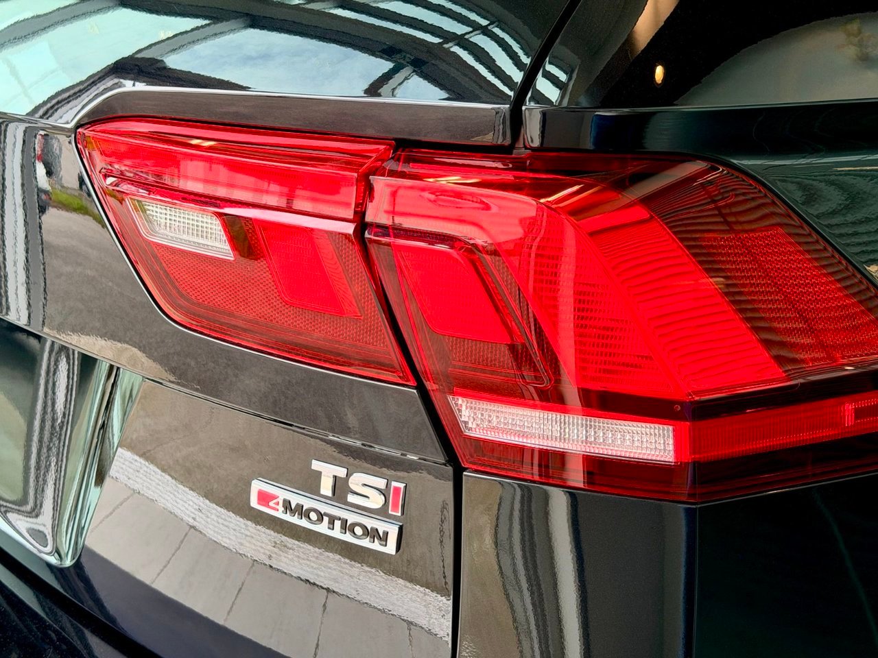 Volkswagen Tiguan 2018 Noir Notre-Dame-des-Prairies - photo #9