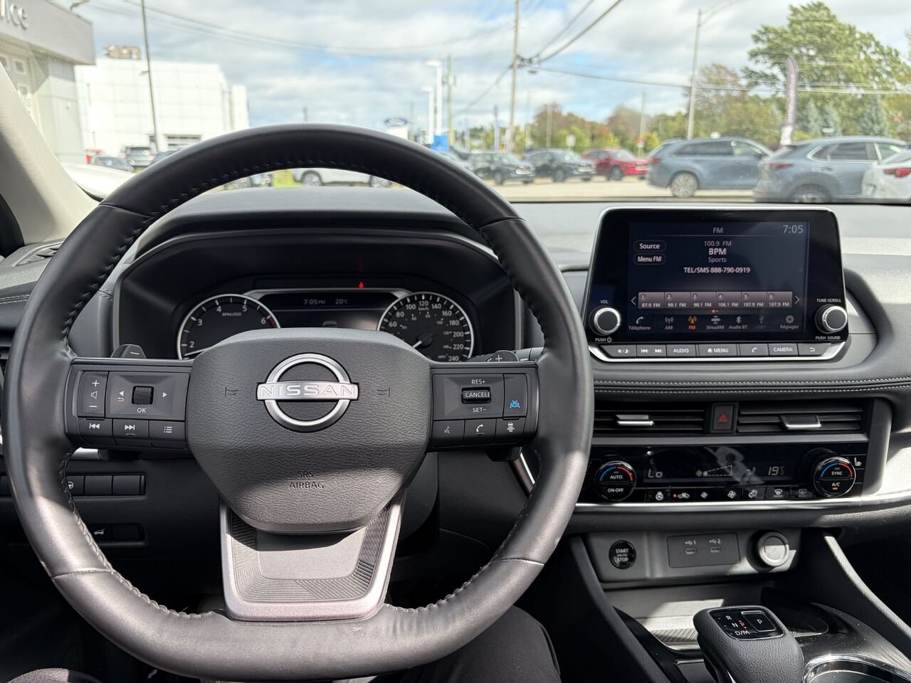 Nissan Rogue SV TI avec ensemble toit ouvrant 2025 Blanc Montmagny - photo #15