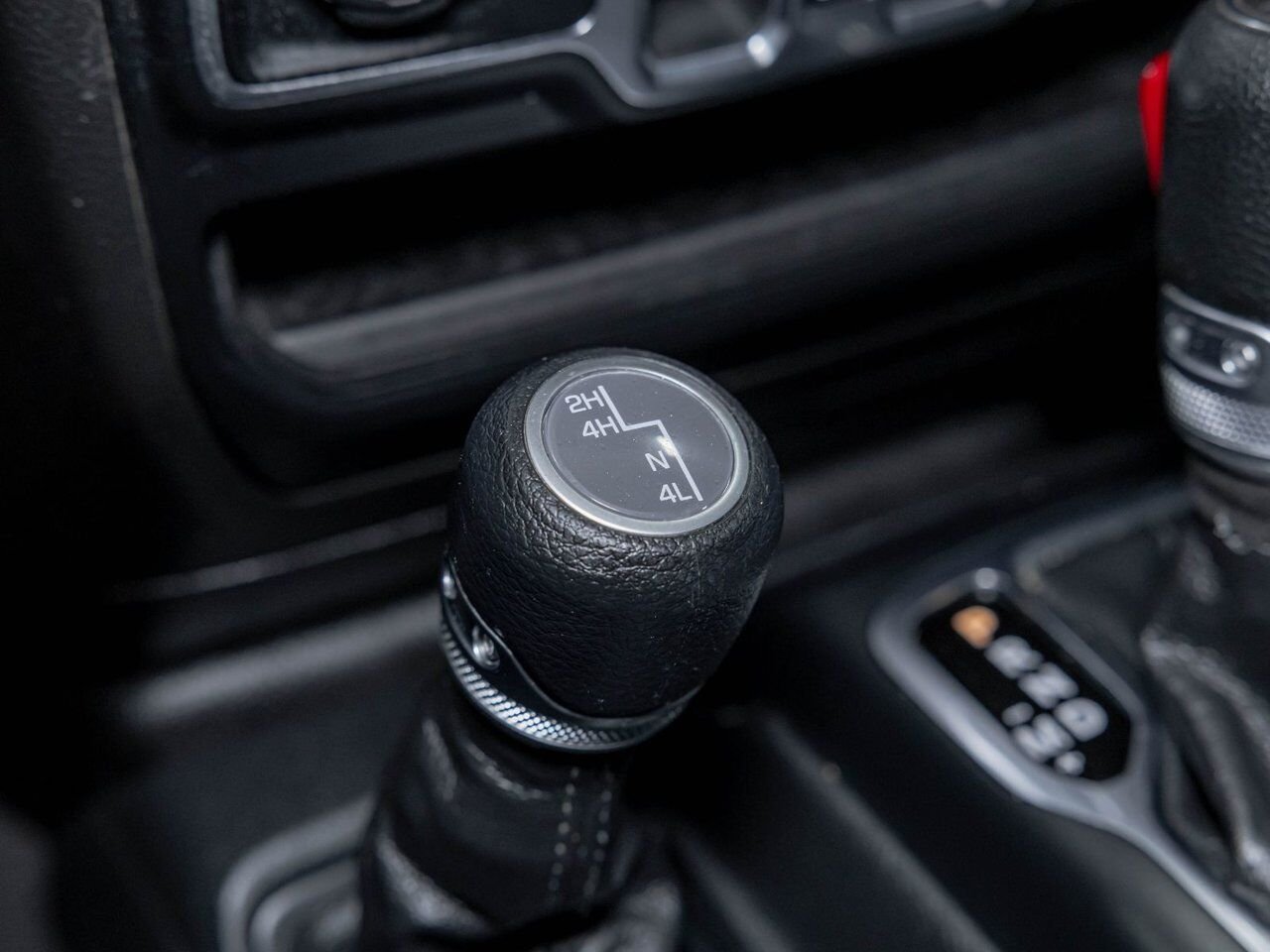 Jeep Gladiator WILLYS CREW 4X4 V6 *NAV* TOIT DUR CARPLAY BEDLINER 2023 Noir Saint-Jérôme - photo #21