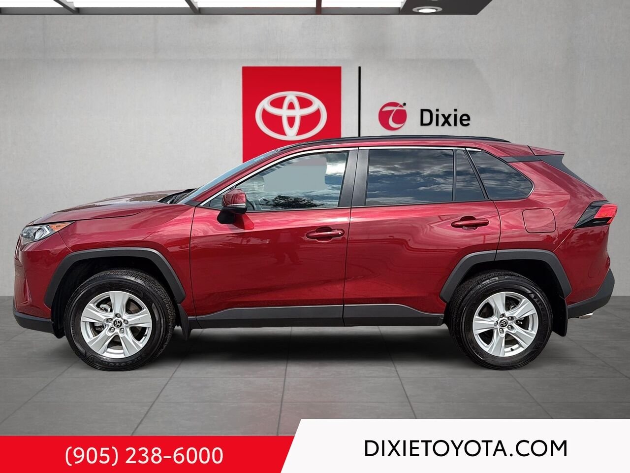 2021 Toyota RAV4 XLE AWD / HEATED SEATS / MOONROOF / ALLOY WHEELS / CARPLAY AND ANDROID AUTO Ruby Flare Pearl Mississauga - photo #5