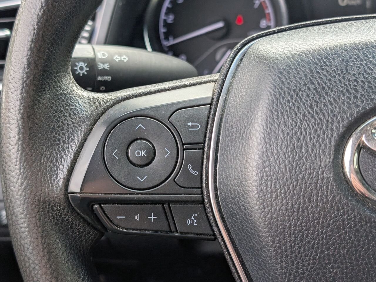 2018 Toyota Camry 4T1B11HK2JU121622 White Sherbrooke - photo #14
