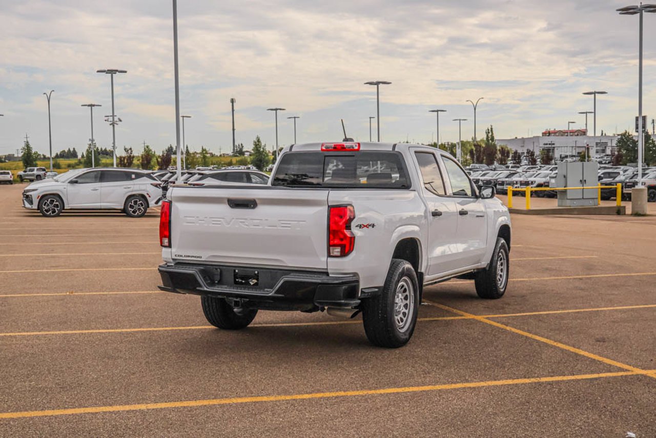 2024 Chevrolet Colorado 4WD Crew Cab WT White Sherwood Park - photo #8