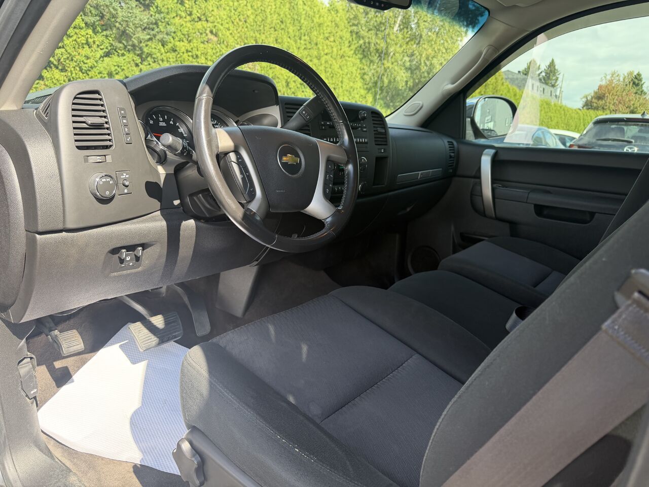 Photo 12 — Chevrolet Silverado 1500 2013
