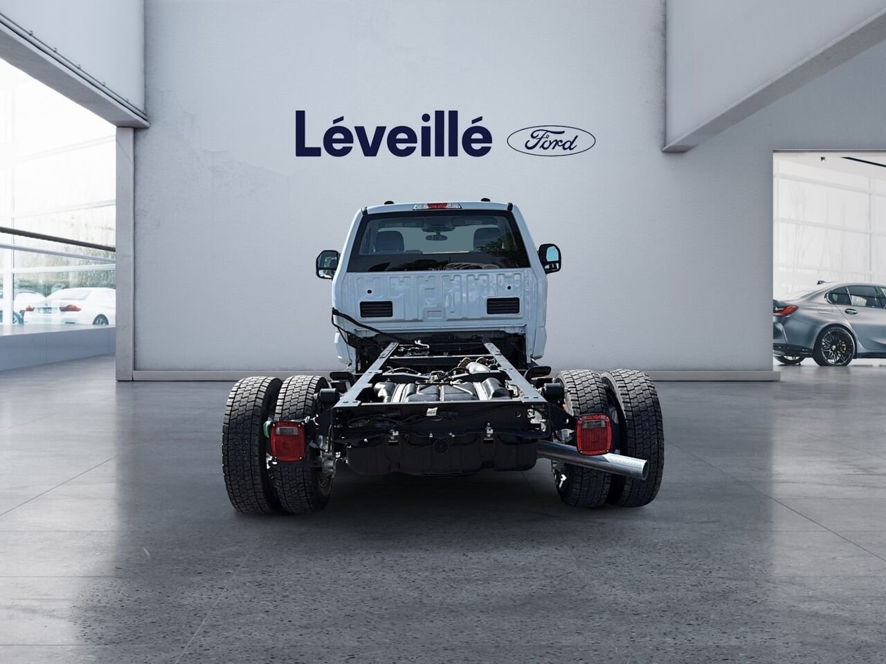 Ford Super Duty F-550 DRW 2F397 | XL 2026 Blanc Oxford Saint-Jérôme - photo #4