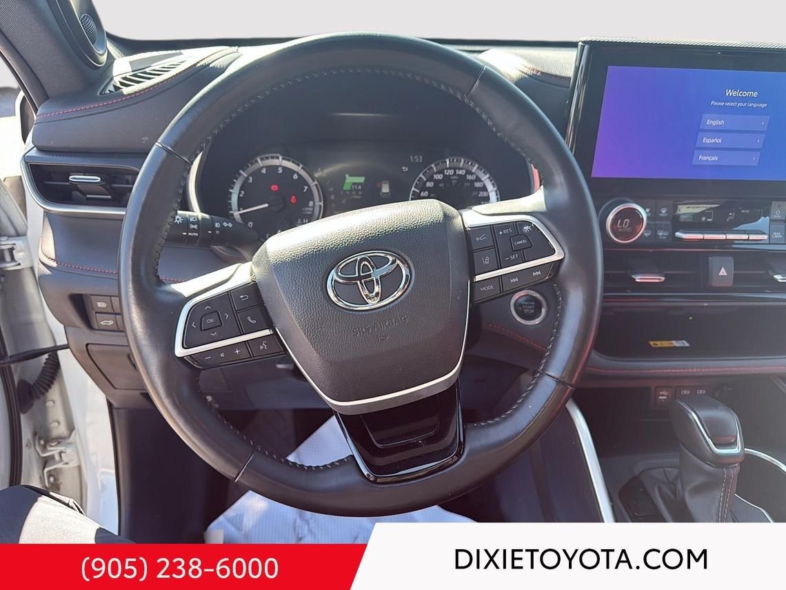 2024 Toyota Highlander Power Sunroof, Leather Interior, Heated Seats, Alloy Wheels, Heated Steering Wheel, Bluetooth Wind Chill Pearl Mississauga - photo #14