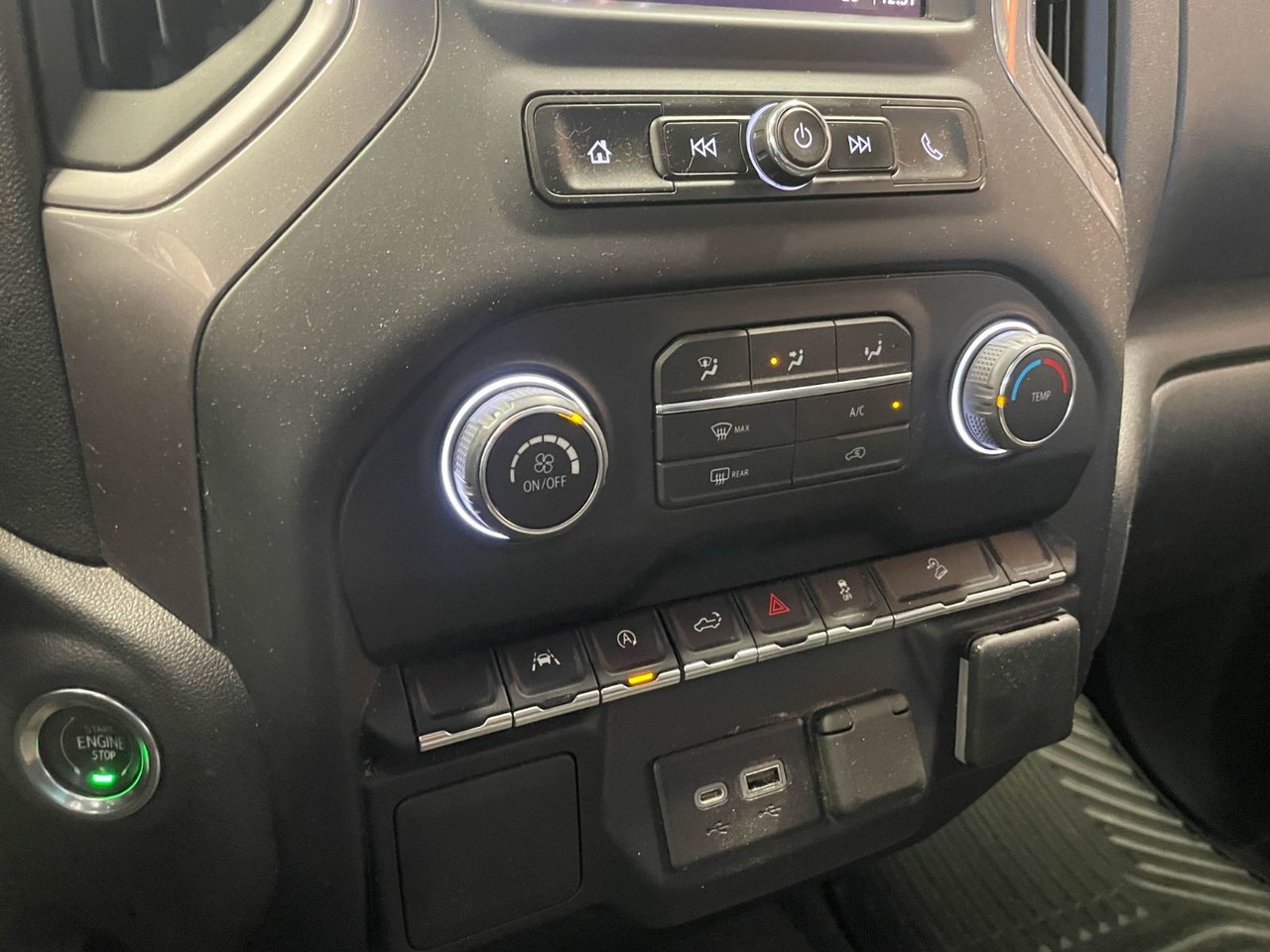 2022 Chevrolet Silverado 1500 CUSTOM TRAIL BOSS CREW 4X4 *BEDLINER* CARPLAY WIFI White Saint-Jérôme - photo #12