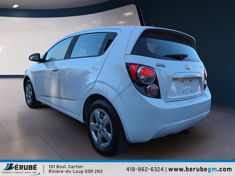 2015 CHEVROLET SONIC 5 LS White