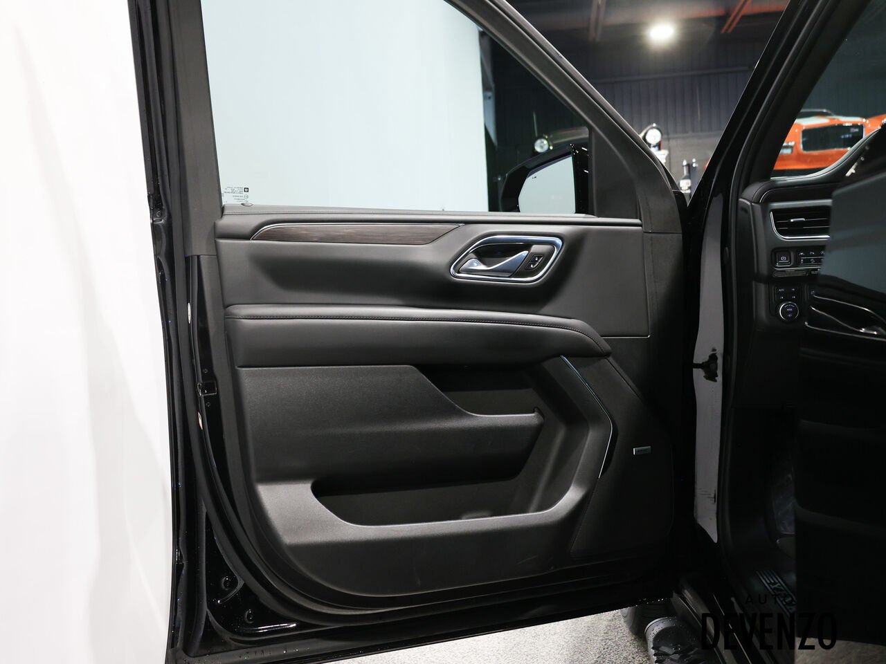 2024 Chevrolet Tahoe Black Saint-Eustache - photo #12