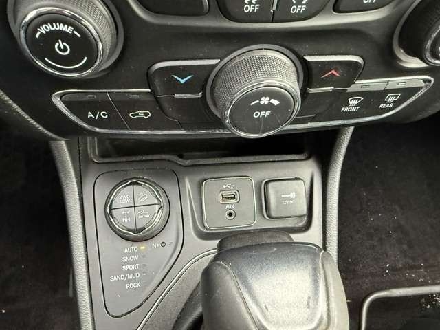 Jeep Cherokee 2019 Rouge Saint-Basile-le-Grand - photo #14