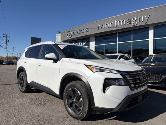 2025 Nissan Rogue SV TI avec ensemble toit ouvrant White
