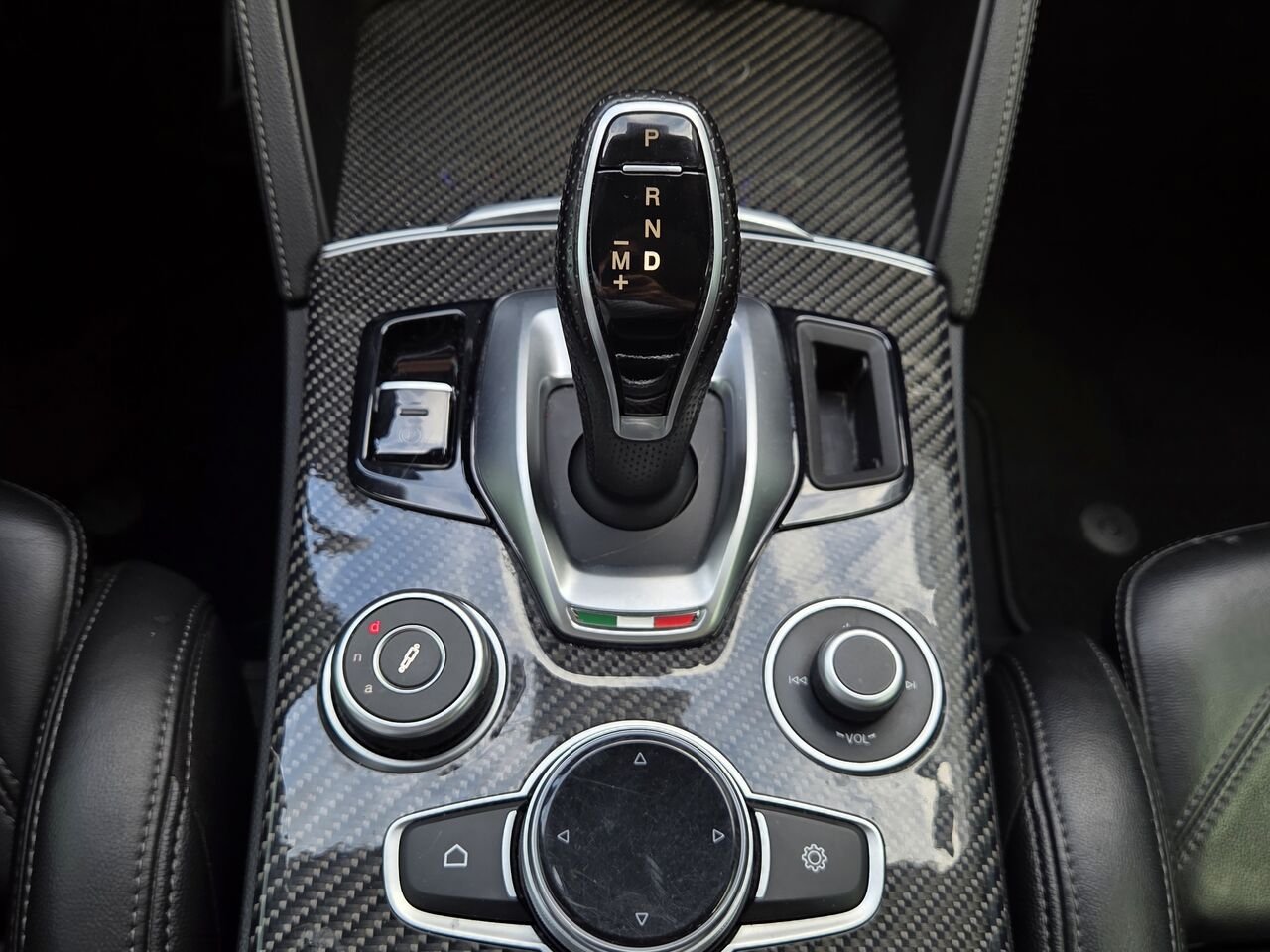 Alfa Romeo Stelvio 2021 Noir Granby - photo #18