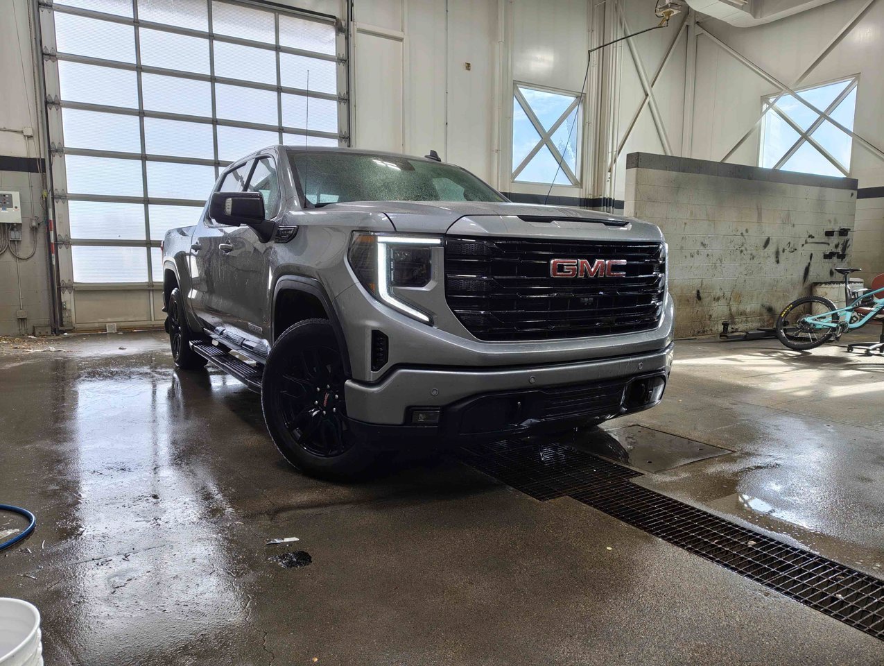 2024 GMC Sierra 1500 4WD Crew Cab 147 Elevation Grey Sherwood Park - photo #1
