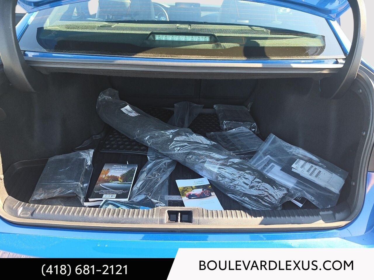 Lexus IS 19934C | IS 300 TI 2023 Bleu Québec - photo #20