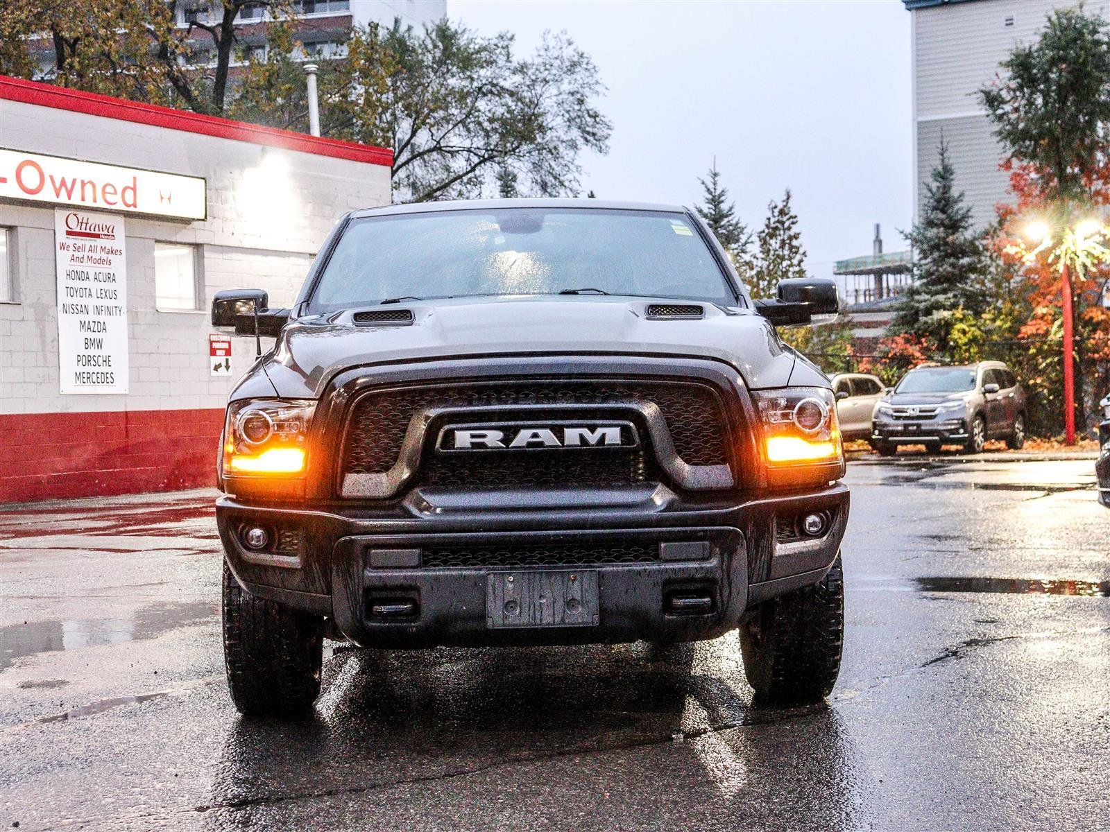 RAM 1500 Classic SLT 2022 Grey Ottawa & Gatineau - photo #1