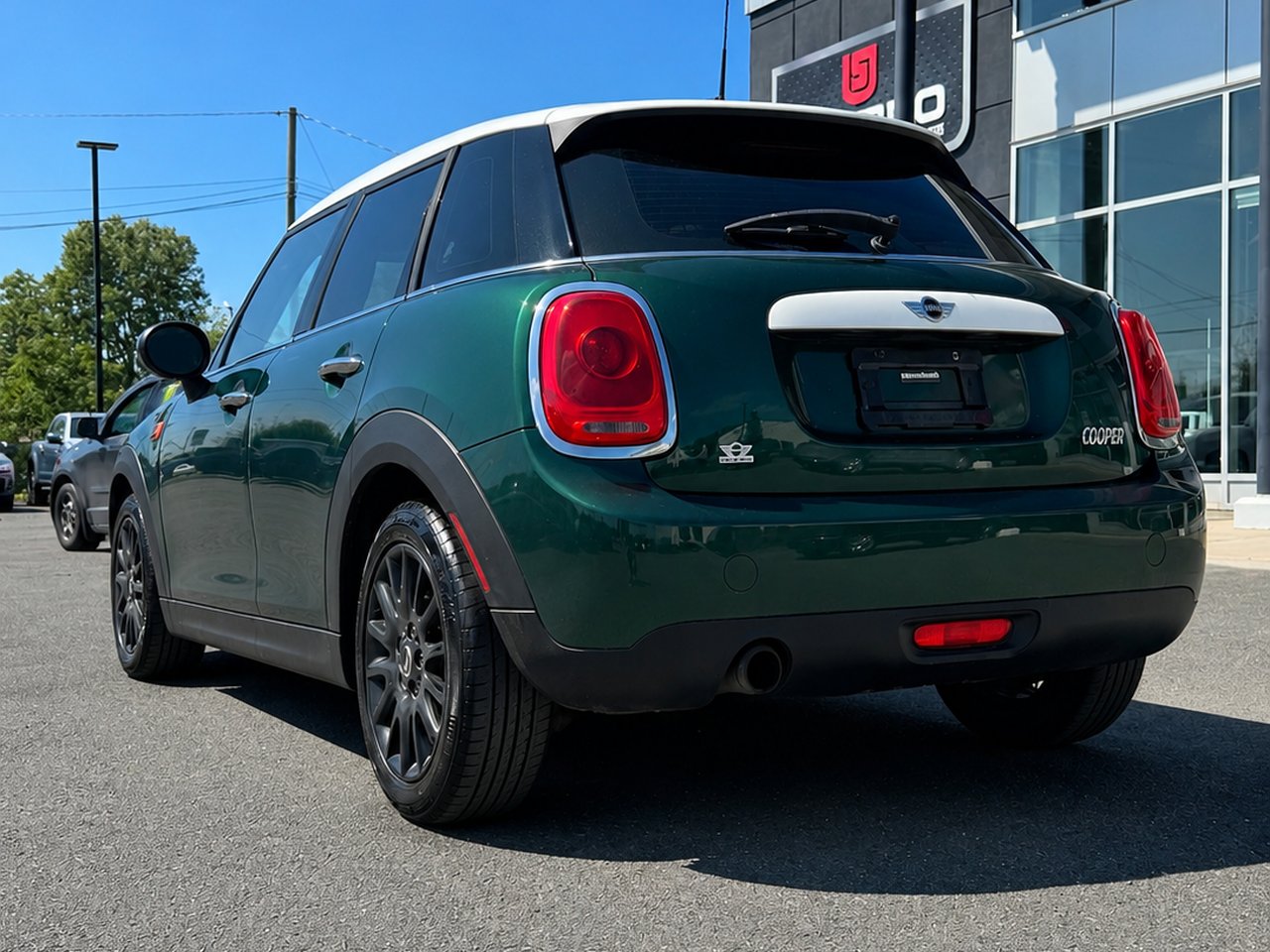 MINI Cooper toit rigide 5 portes 2015 Vert Granby - photo #4