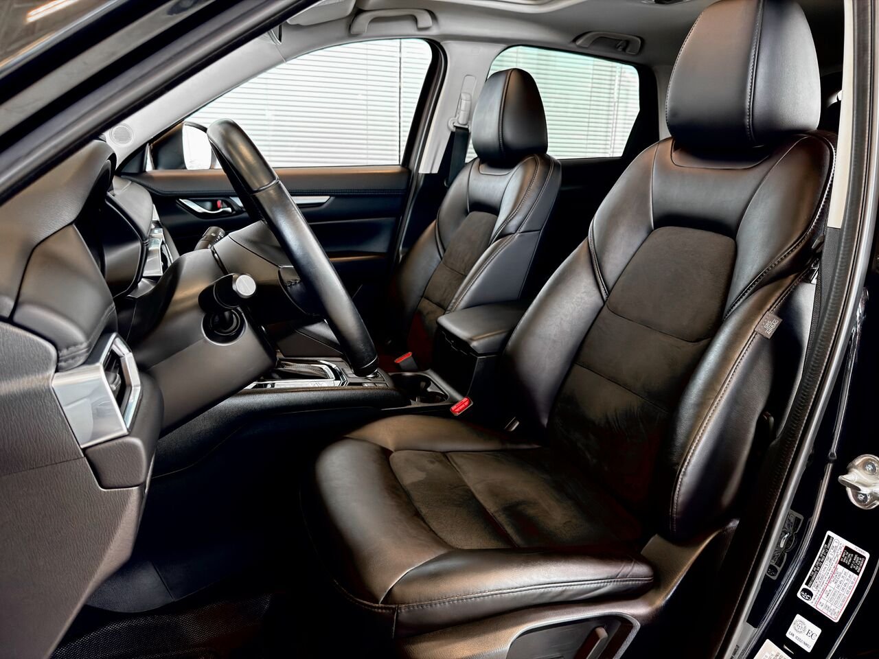 2022 Mazda CX-5 Black Notre-Dame-des-Prairies - photo #16