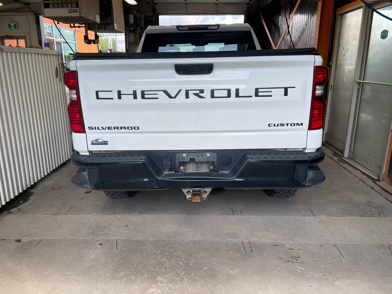 2022 Chevrolet Silverado 1500 CUSTOM TRAIL BOSS CREW 4X4 *BEDLINER* CARPLAY WIFI White Saint-Jérôme - photo #5