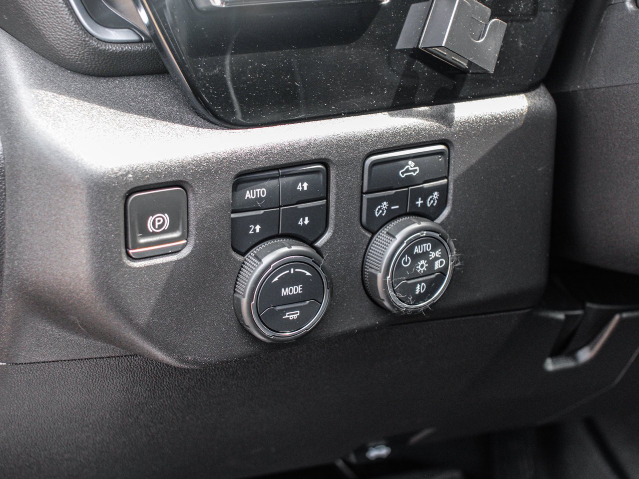 2022 Chevrolet Silverado 1500 4WD Crew Cab 147 RST Black Sherwood Park - photo #16