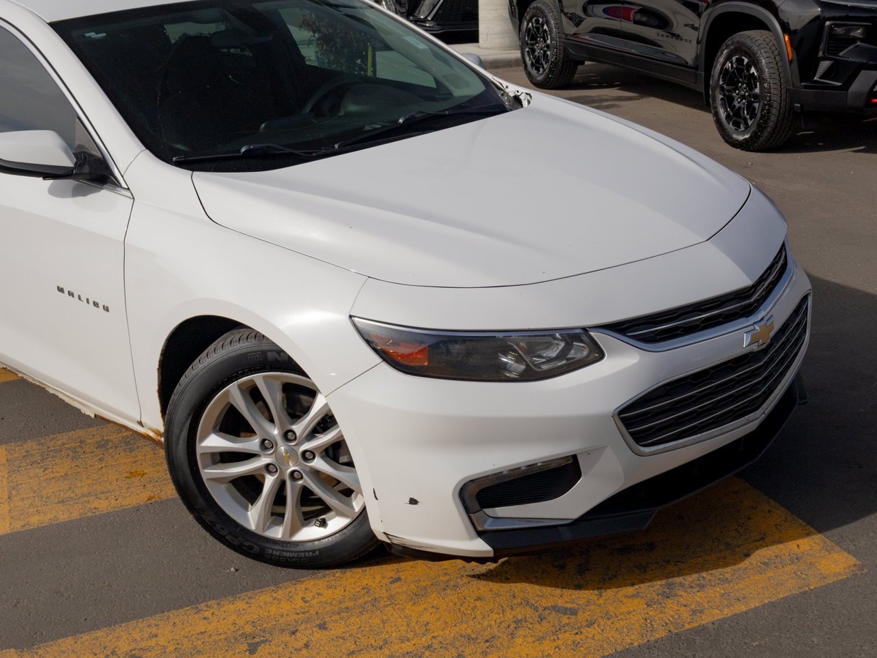 2017 Chevrolet Malibu 4dr Sdn LT w/1LT White Sherwood Park - photo #14